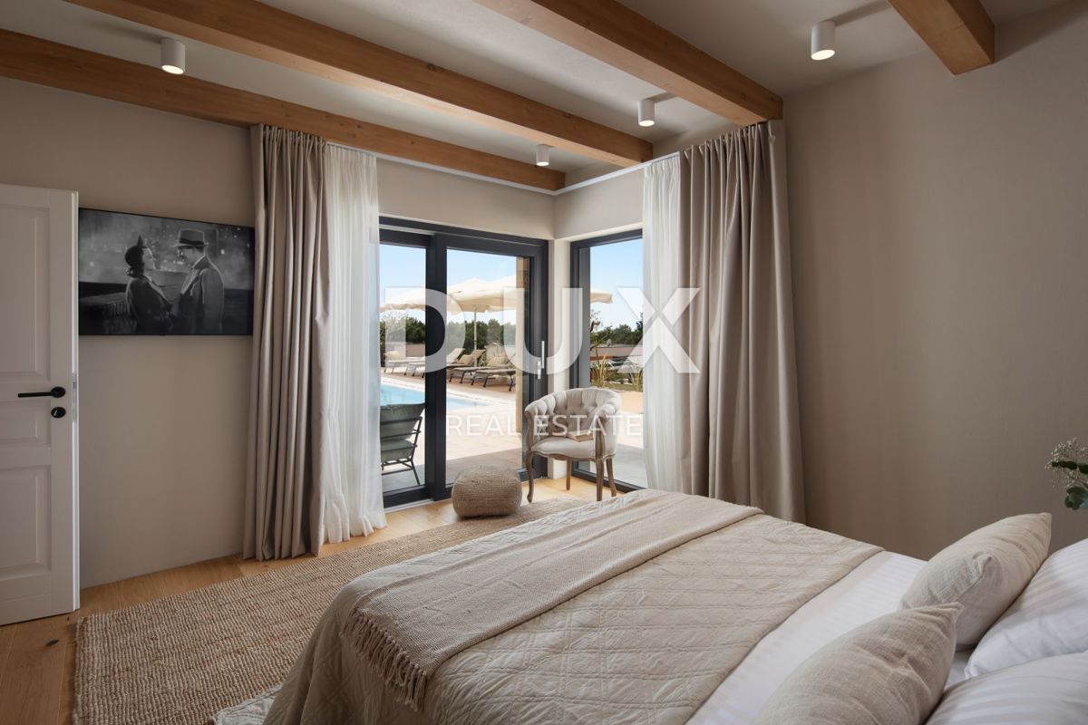 ISTRA, TINJAN - Dizajnerska vila z wellnessom in pogledom na morje