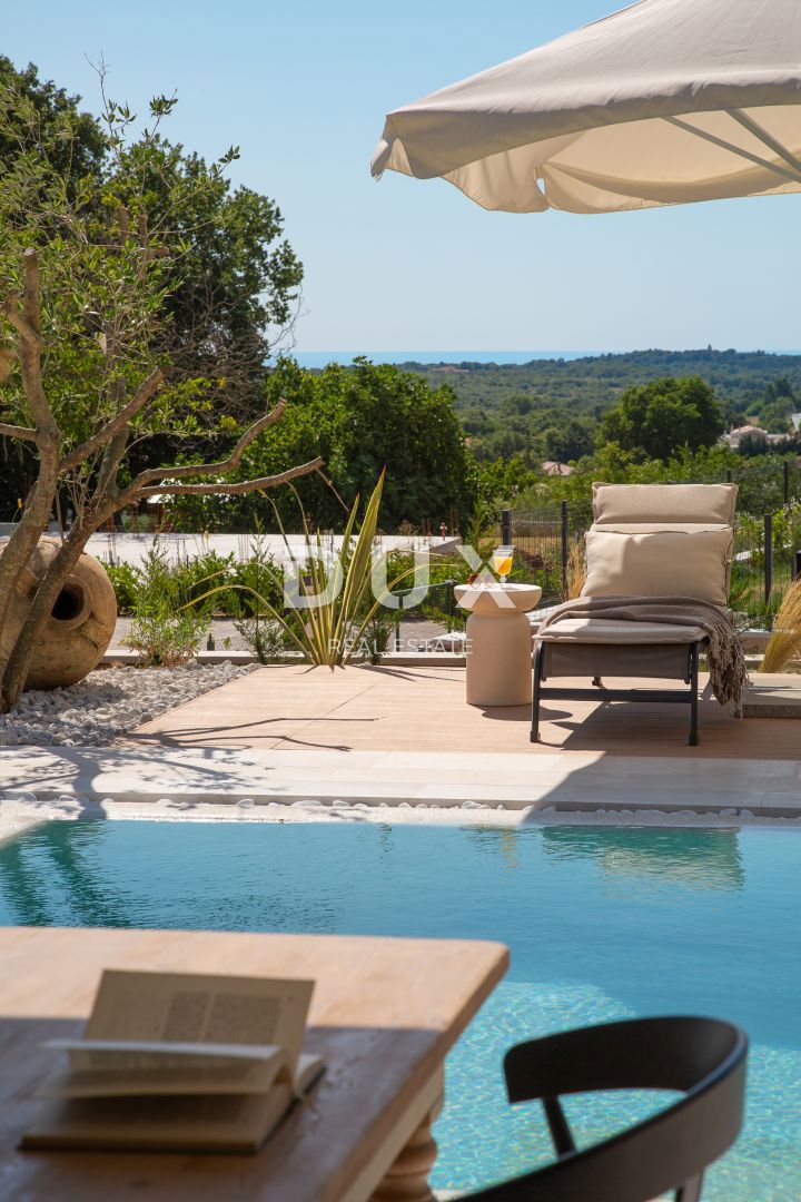 ISTRA, TINJAN - Dizajnerska vila z wellnessom in pogledom na morje