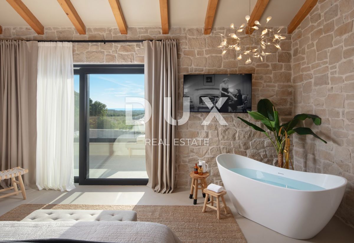 ISTRA, TINJAN - Dizajnerska vila z wellnessom in pogledom na morje