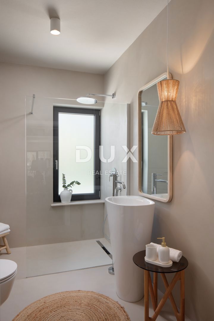 ISTRA, TINJAN - Dizajnerska vila z wellnessom in pogledom na morje