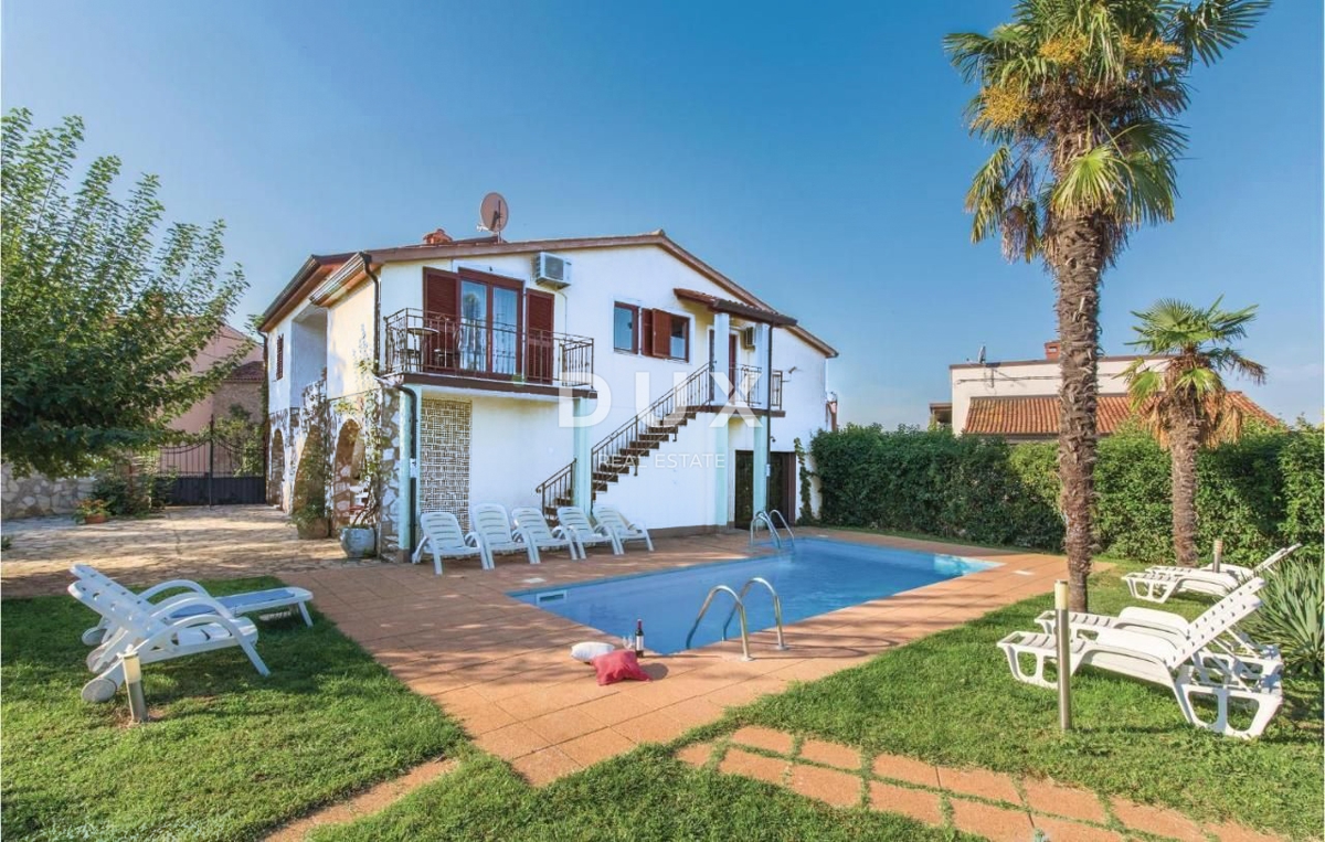 ISTRA, POREČ - Hiša z bazenom in urejenim vrtom