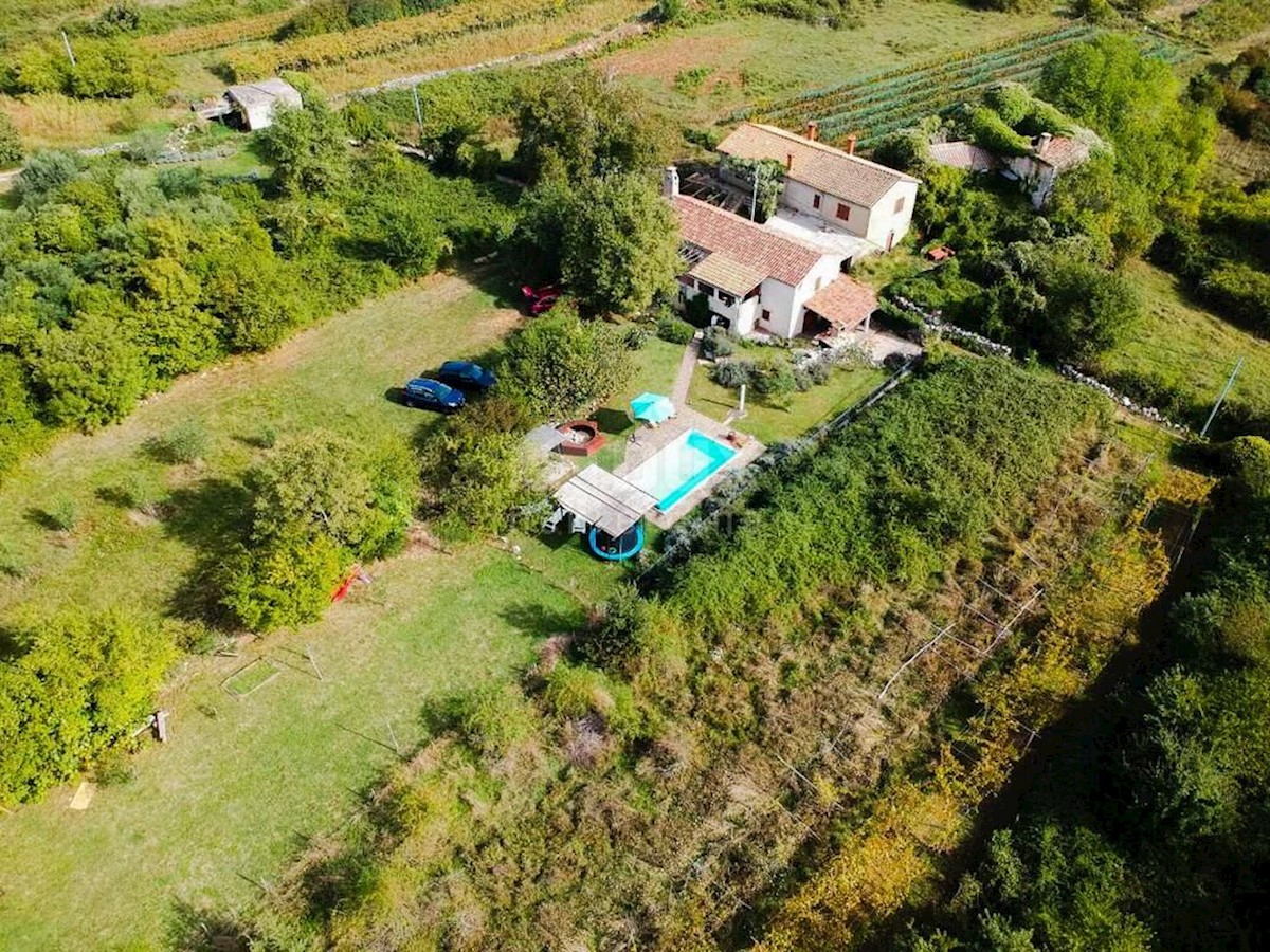 Otok Krk, Risika - Prenovljena kamnita hiša z bazenom in velikim vrtom