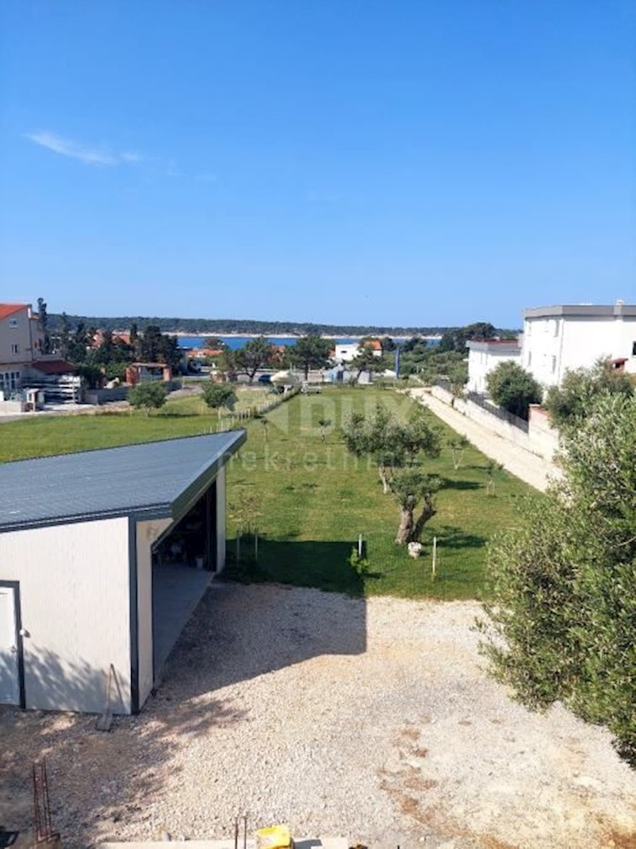 Banjol, Rab, 2.300m2