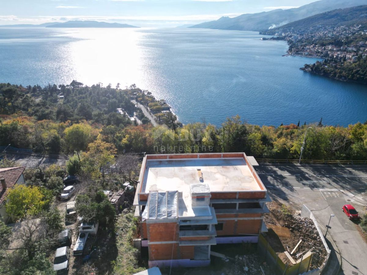 OPATIJA, PAVLOVAC - gradbeno zemljišče 1420 m2 s panoramskim pogledom na morje za stanovanjski objekt - stanovanja - apartmaji / družinska hiša / hiša za najem - počitnice z bazenom