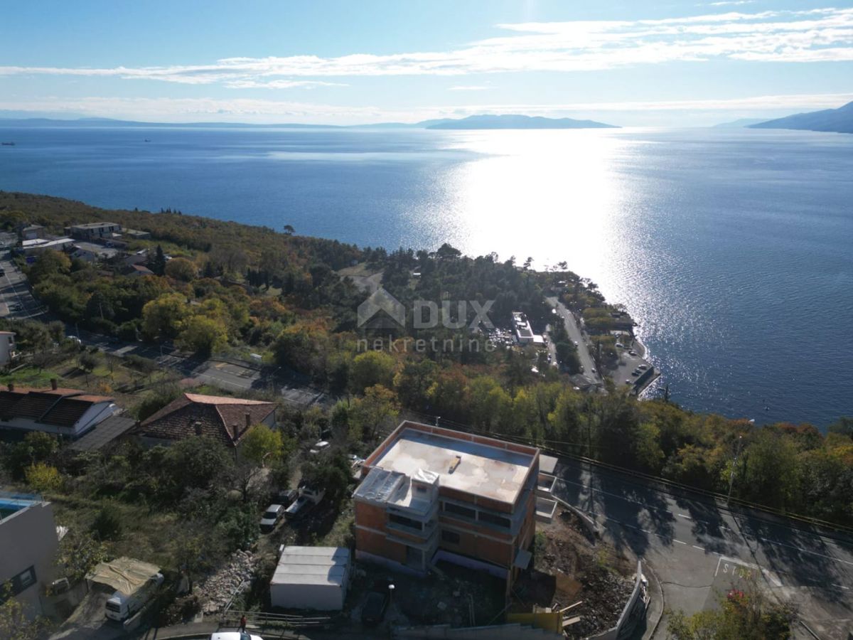 OPATIJA, PAVLOVAC - gradbeno zemljišče 1420 m2 s panoramskim pogledom na morje za stanovanjski objekt - stanovanja - apartmaji / družinska hiša / hiša za najem - počitnice z bazenom