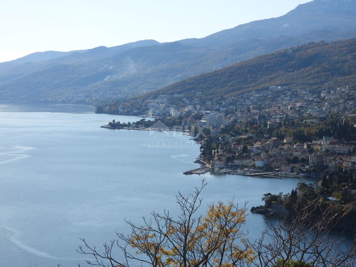 OPATIJA, PAVLOVAC - gradbeno zemljišče 1420 m2 s panoramskim pogledom na morje za stanovanjski objekt - stanovanja - apartmaji / družinska hiša / hiša za najem - počitnice z bazenom