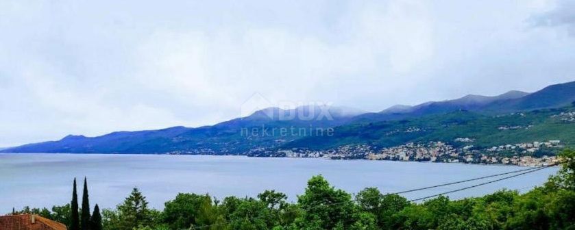 RIJEKA, COSTABELLA, BIVIO - gradbeno zemljišče 3650m2 s pogledom na morje za stanovanjsko gradnjo - stanovanja - apartmaji / družinska hiša / vila / hiša za najem - počitnice z bazenom