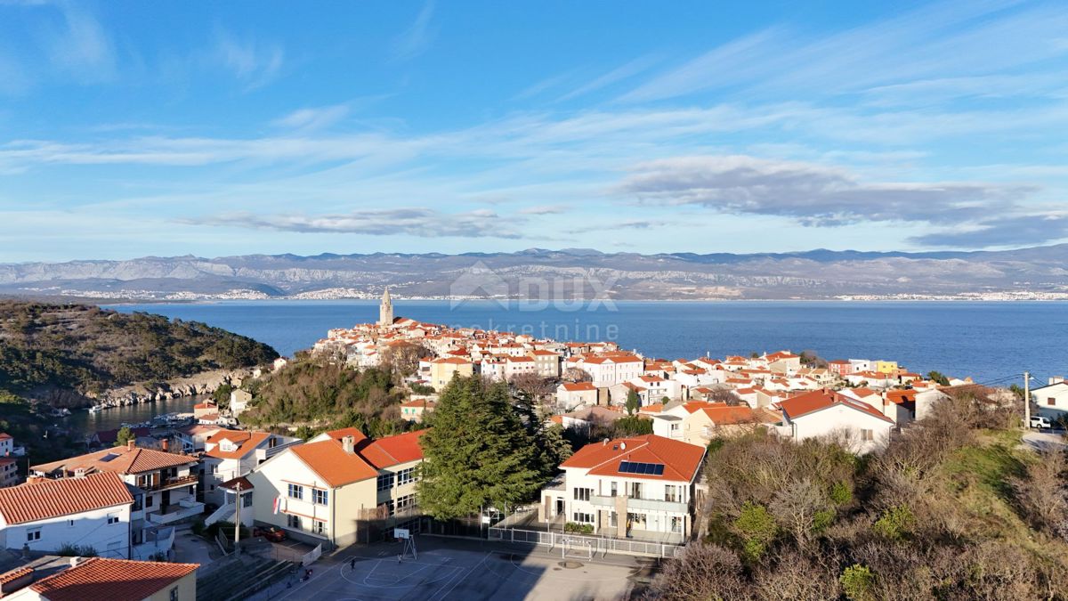 OTOK KRK, VRBNIK (center) - Zazidljivo zemljišče + idejna rešitev unikatne zasnove