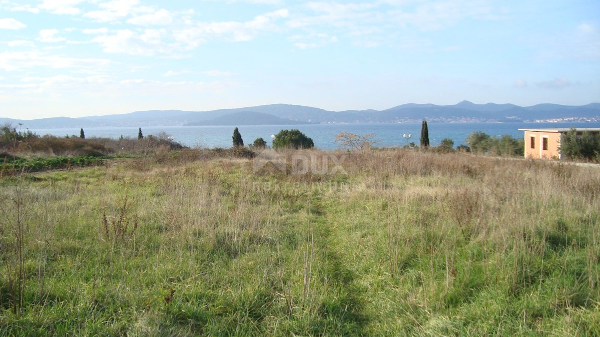 ZADAR, ARBANASI - Gradbeno zemljišče na atraktivni lokaciji, 2. red od morja