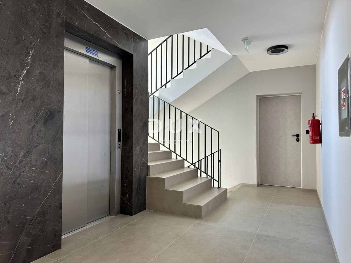 UMAG, CENTER - Stanovanje v luksuzni novogradnji, prva vrsta do morja