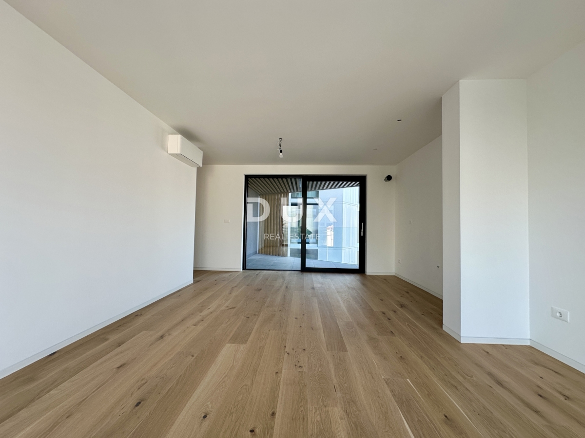 UMAG, CENTER - Stanovanje v luksuzni novogradnji, prva vrsta do morja