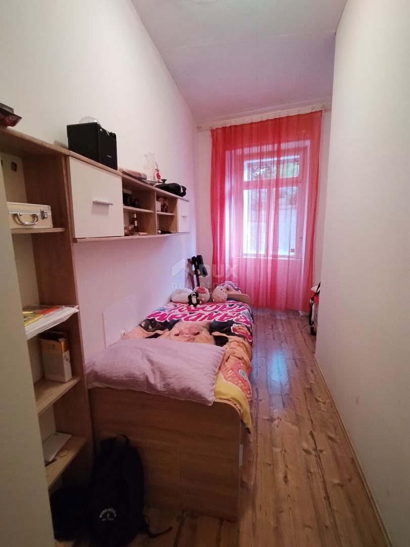 ISTRA, PULA - Prostorno stanovanje v centru mesta!