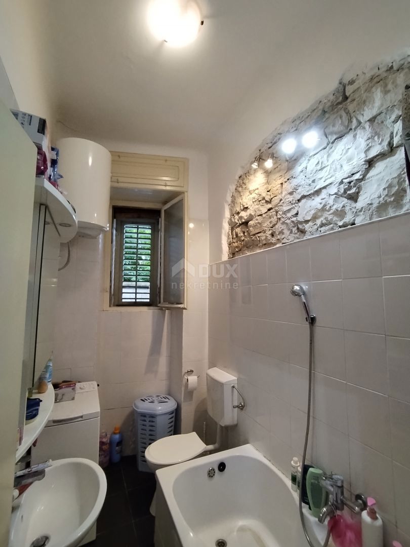 ISTRA, PULA - Prostorno stanovanje v centru mesta!