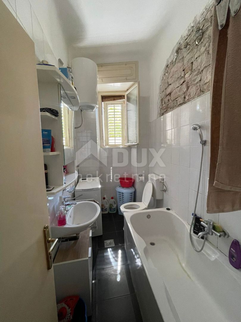 ISTRA, PULA - Prostorno stanovanje v centru mesta!