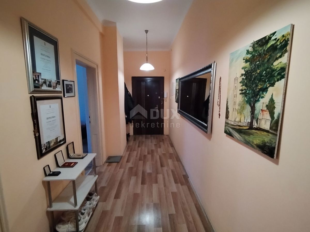 ISTRA, PULA - Prostorno stanovanje v centru mesta!