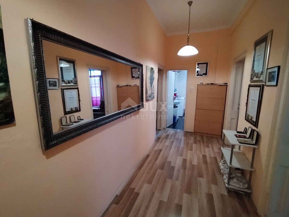ISTRA, PULA - Prostorno stanovanje v centru mesta!