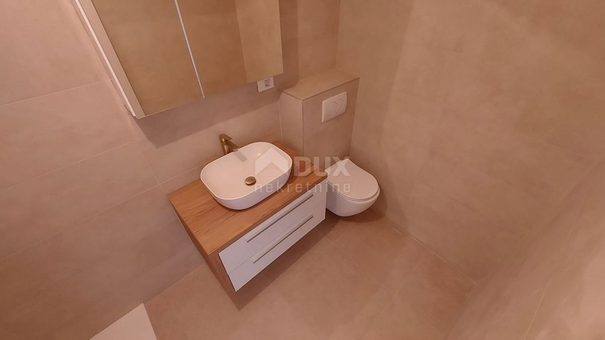BAKAR, HRELJIN - hiša 150 m2, z dvema stanovanjema, novogradnja