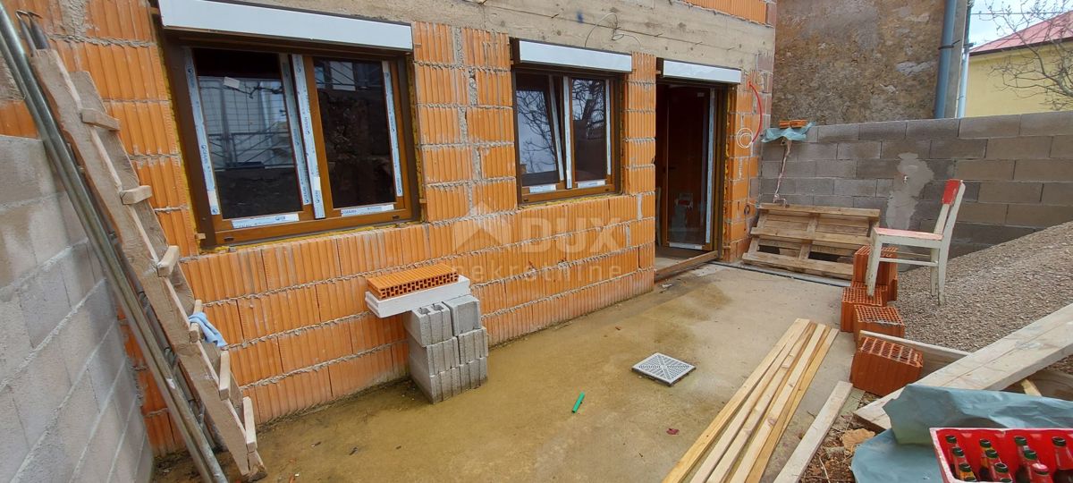 BAKAR, HRELJIN - hiša 150 m2, z dvema stanovanjema, novogradnja