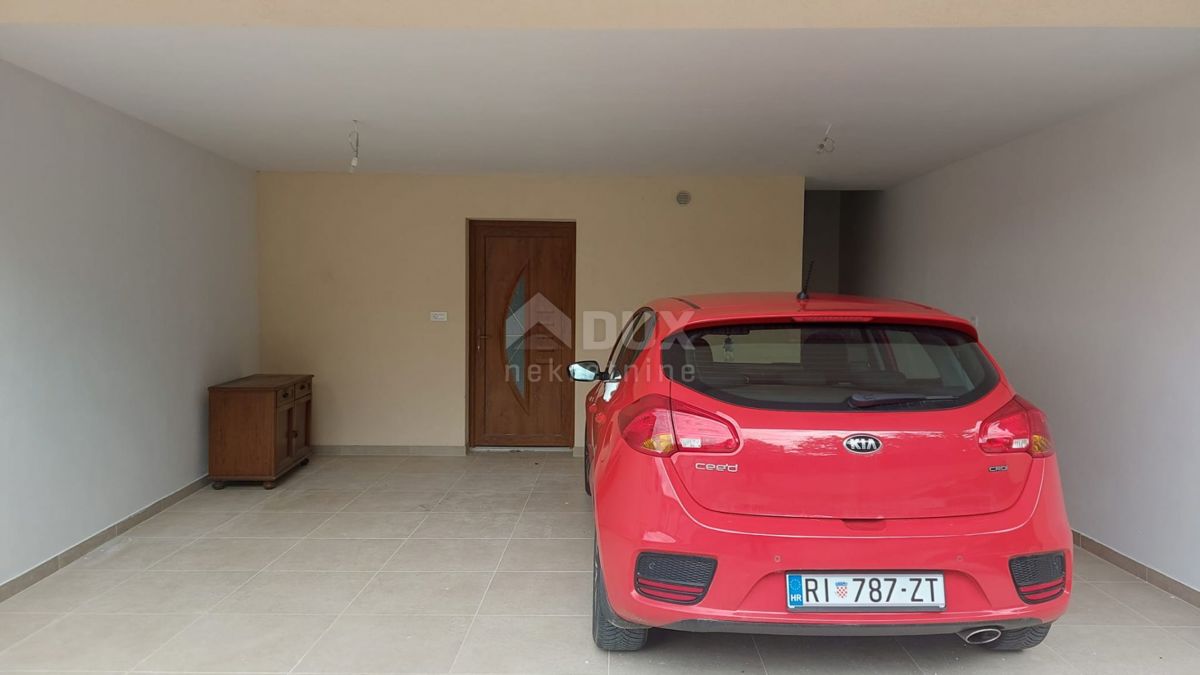 BAKAR, HRELJIN - hiša 150 m2, z dvema stanovanjema, novogradnja
