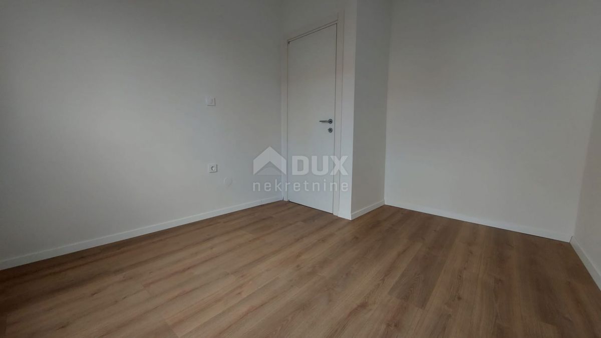 BAKAR, HRELJIN - hiša 150 m2, z dvema stanovanjema, novogradnja