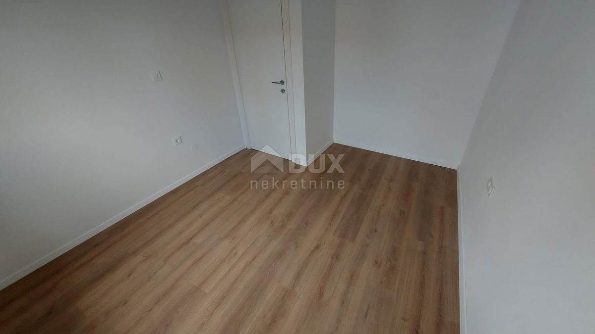 BAKAR, HRELJIN - hiša 150 m2, z dvema stanovanjema, novogradnja