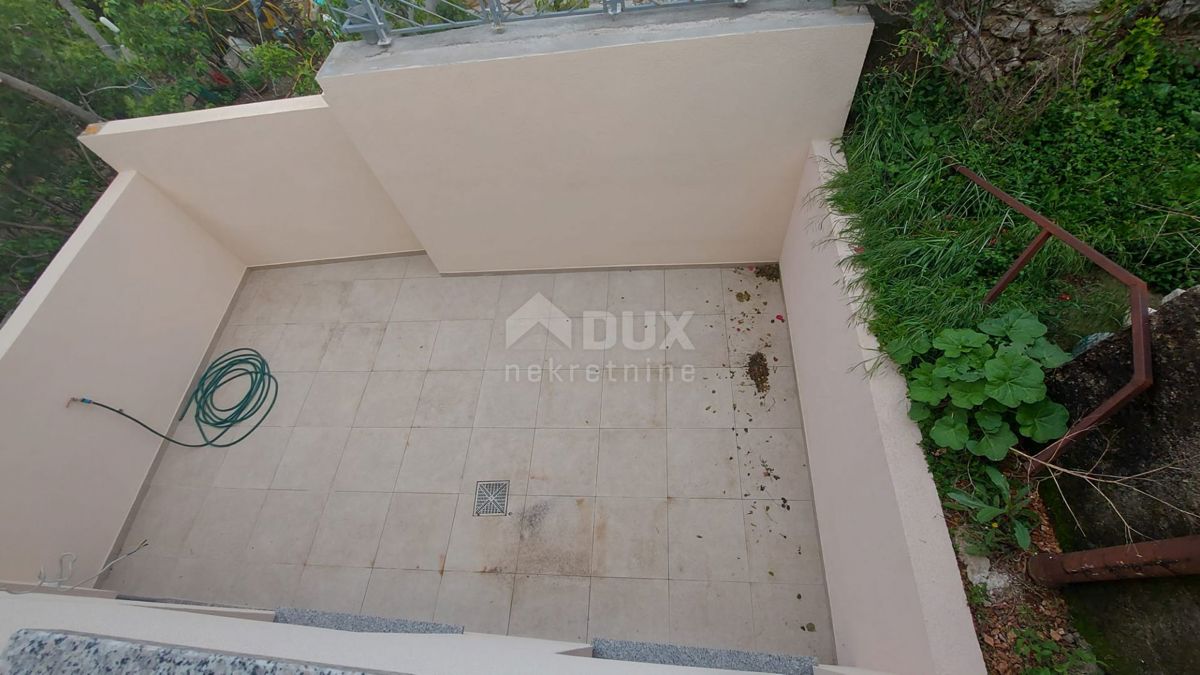 BAKAR, HRELJIN - hiša 150 m2, z dvema stanovanjema, novogradnja