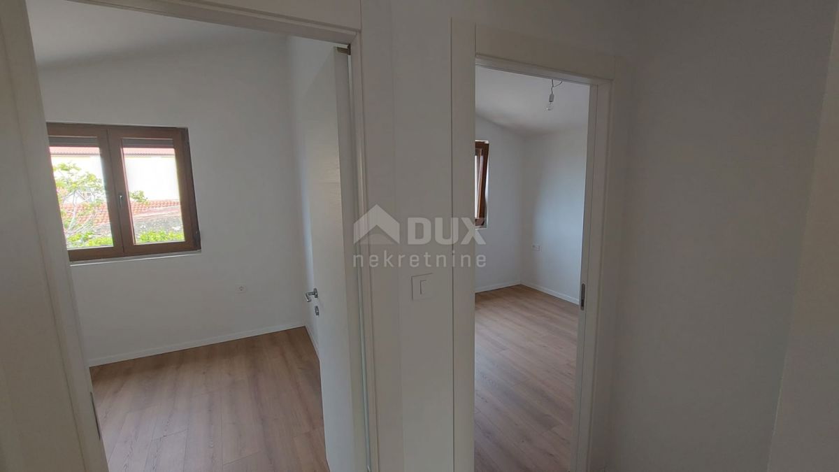 BAKAR, HRELJIN - hiša 150 m2, z dvema stanovanjema, novogradnja