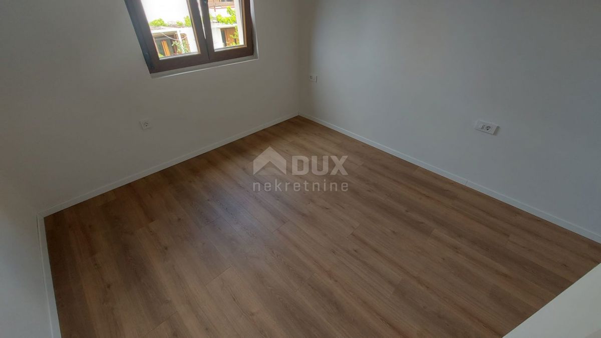 BAKAR, HRELJIN - hiša 150 m2, z dvema stanovanjema, novogradnja
