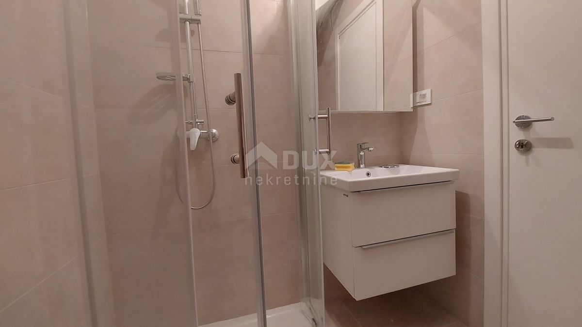 BAKAR, HRELJIN - hiša 150 m2, z dvema stanovanjema, novogradnja