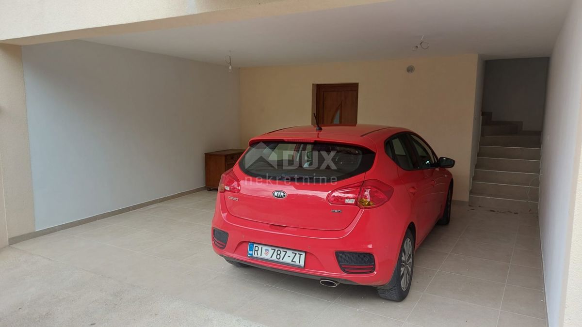BAKAR, HRELJIN - hiša 150 m2, z dvema stanovanjema, novogradnja