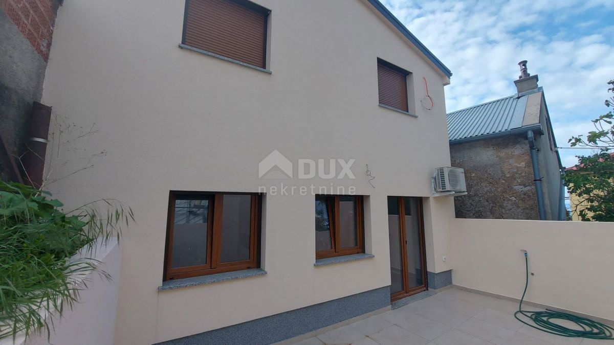 BAKAR, HRELJIN - hiša 150 m2, z dvema stanovanjema, novogradnja