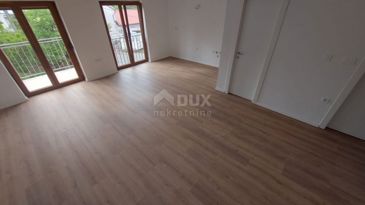 BAKAR, HRELJIN - hiša 150 m2, z dvema stanovanjema, novogradnja
