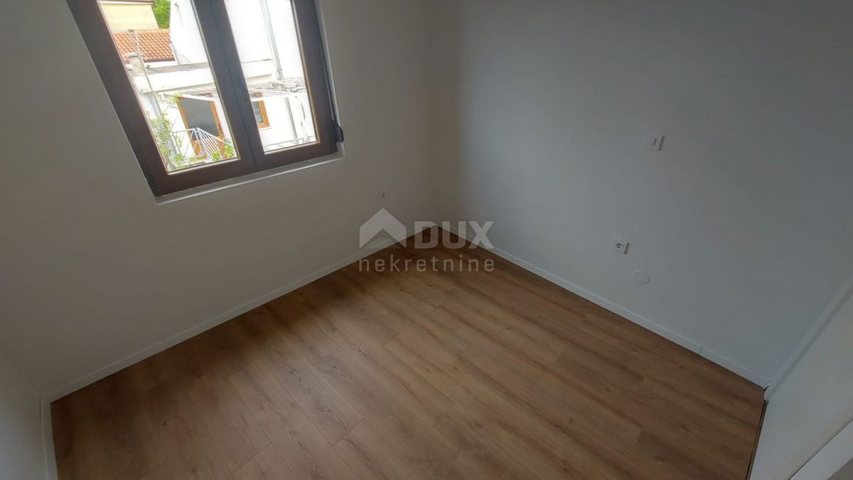 BAKAR, HRELJIN - hiša 150 m2, z dvema stanovanjema, novogradnja