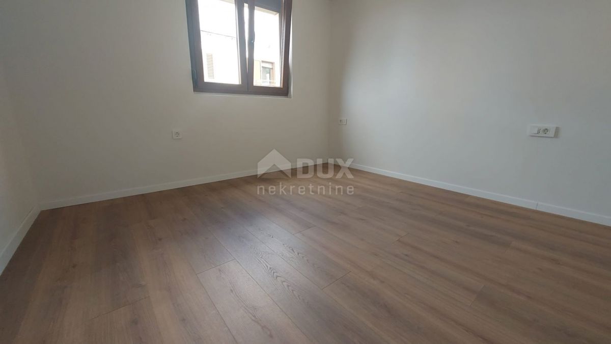 BAKAR, HRELJIN - hiša 150 m2, z dvema stanovanjema, novogradnja