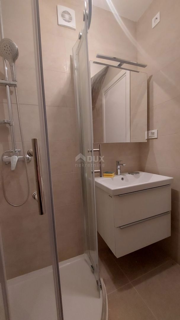 BAKAR, HRELJIN - hiša 150 m2, z dvema stanovanjema, novogradnja