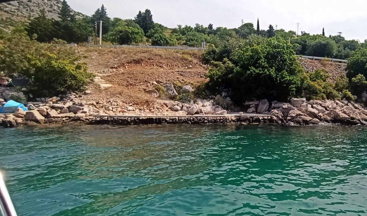 ZADAR, TRIBANJ - zazidljivo zemljišče prva vrsta do morja 4.525 m2 za stanovanjsko gradnjo - stanovanja / apartmaji / družinska hiša / vila! PRILOŽNOST! 