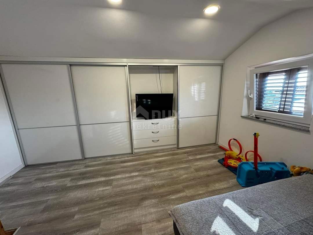 CRIKVENICA, JADRANOVO - lep apartma v centru Jadranovega s pogledom na morje