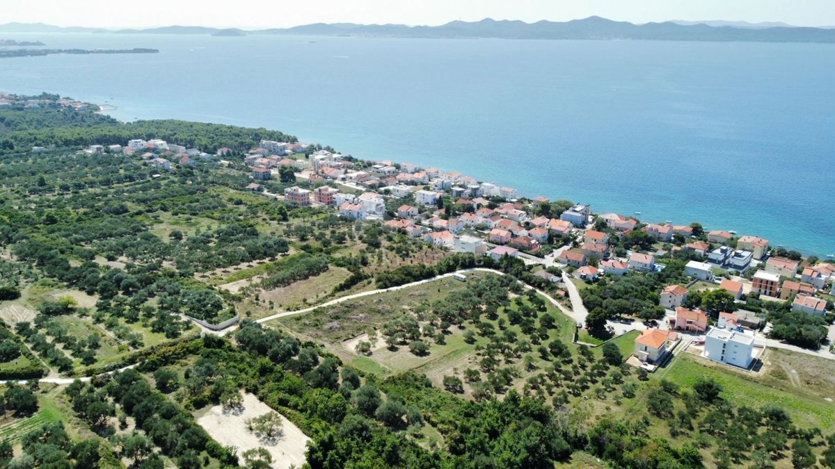 ZADAR, KOŽINO - Gradbeno zemljišče v bližini morja