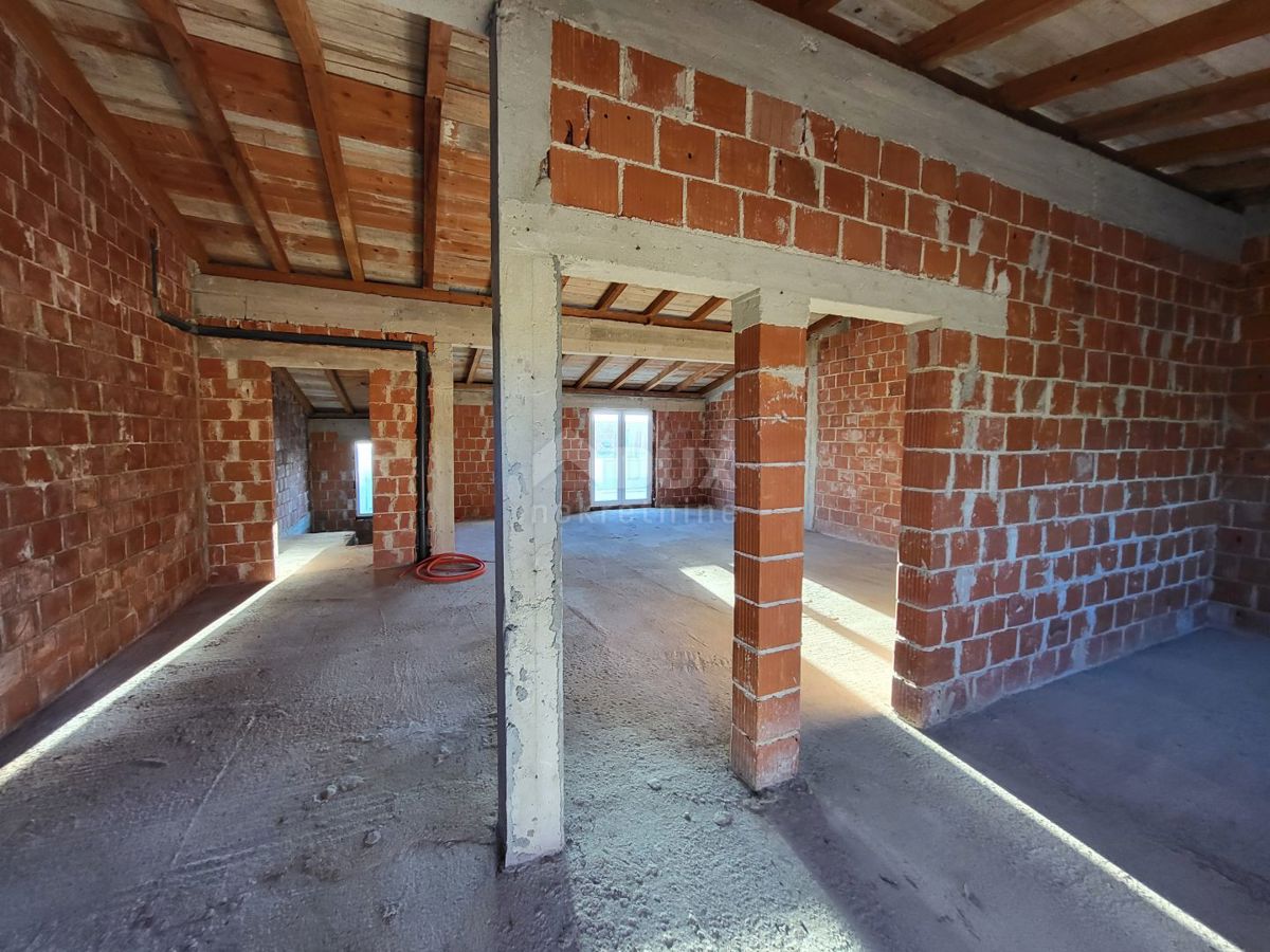 BELAFUŽA, ZADAR - Prostorno stanovanje 96 m2 na odlični lokaciji