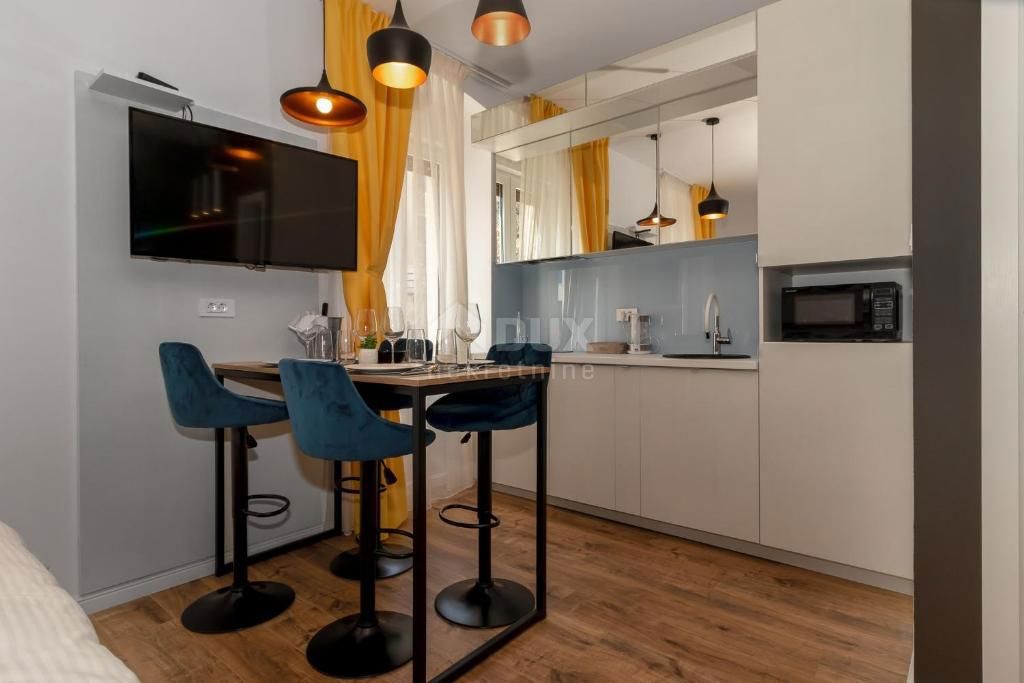 RIJEKA, CENTER - Novo adaptirano 2 sobno stanovanje, 75 m2