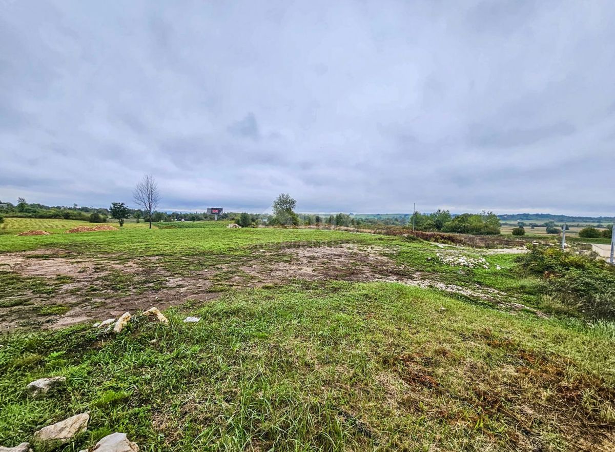 PLITVICE, DREŽNIK - Zazidljivo zemljišče v poslovno-stanovanjski coni, 3201 m2, BLIŽINA PLITVIČKIH JEZER