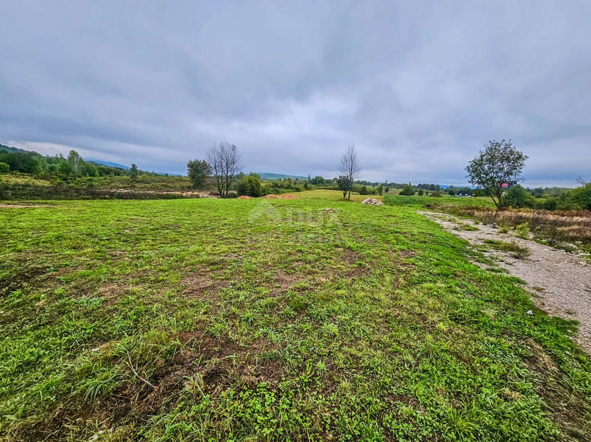 PLITVICE, DREŽNIK - Zazidljivo zemljišče v poslovno-stanovanjski coni, 3201 m2, BLIŽINA PLITVIČKIH JEZER