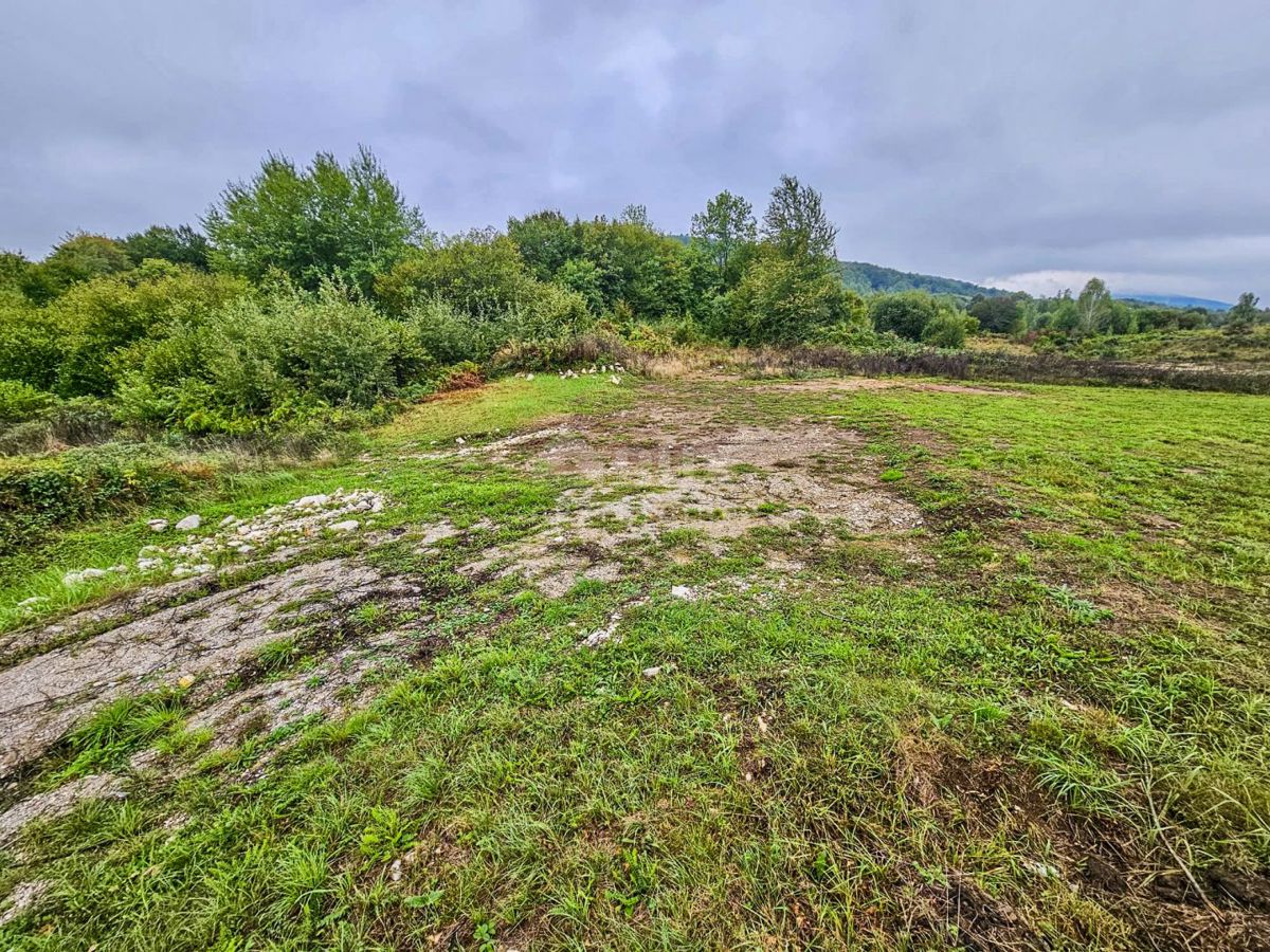 PLITVICE, DREŽNIK - Zazidljivo zemljišče v poslovno-stanovanjski coni, 3201 m2, BLIŽINA PLITVIČKIH JEZER