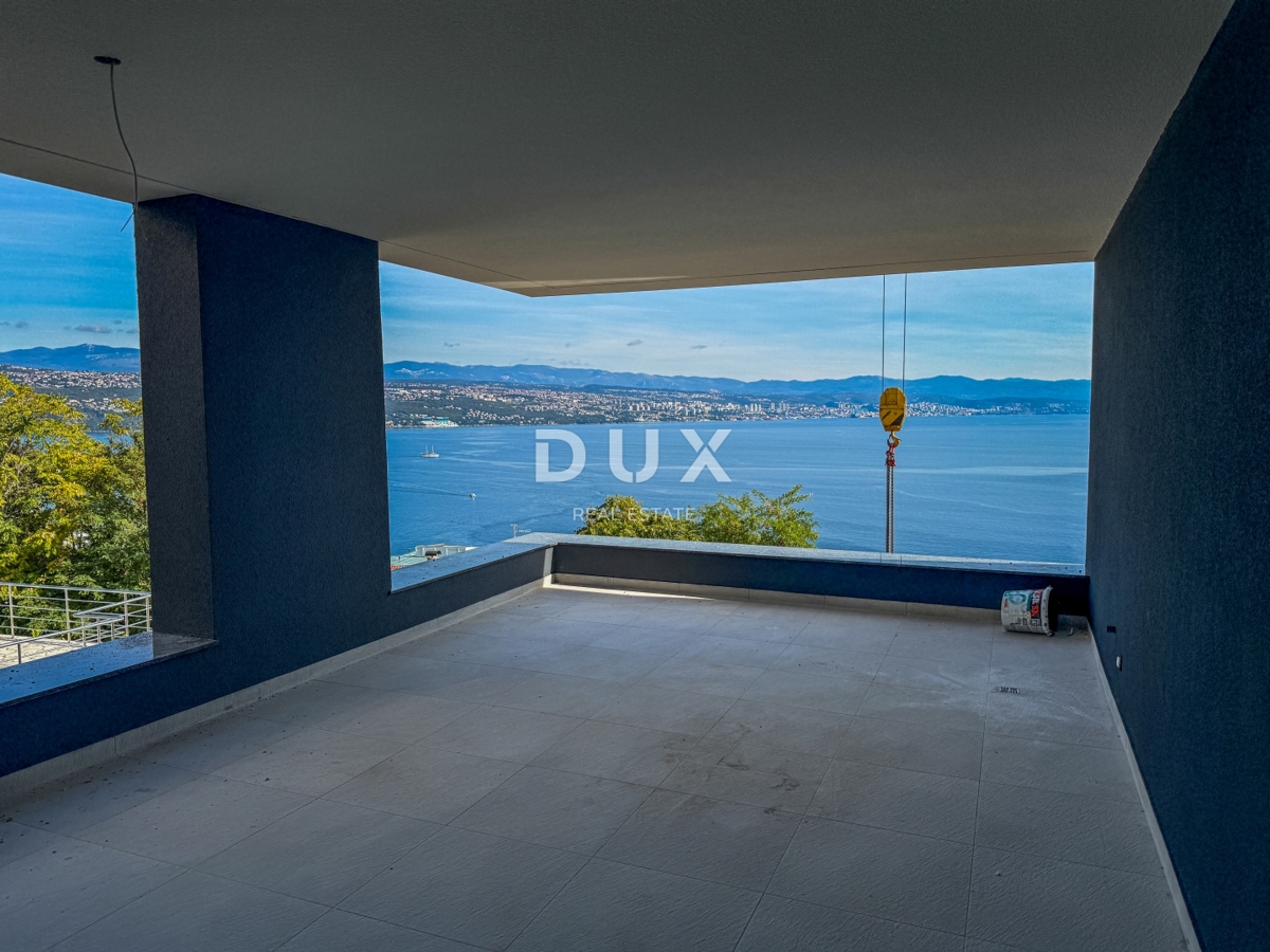 OPATIJA, CENTER - stanovanje s panoramskim pogledom na morje, garažo in jacuzzijem nad centrom Opatije 