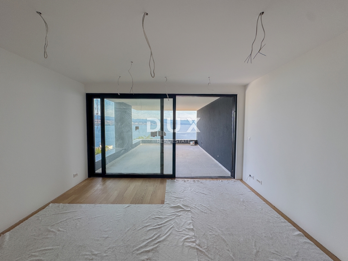 OPATIJA, CENTER - stanovanje s panoramskim pogledom na morje, garažo in jacuzzijem nad centrom Opatije 