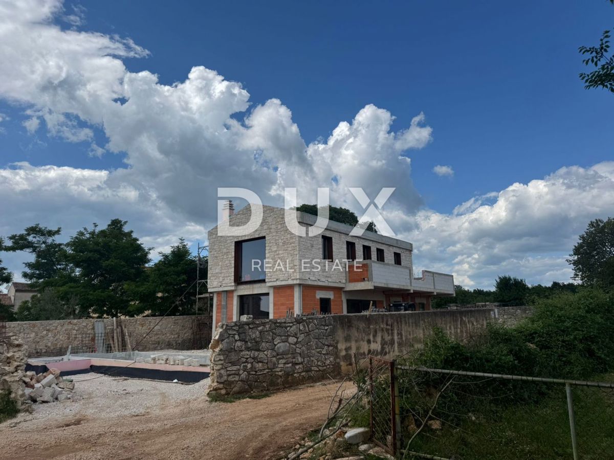 ISTRA, BALE - Moderno opremljena vila z bazenom in savno