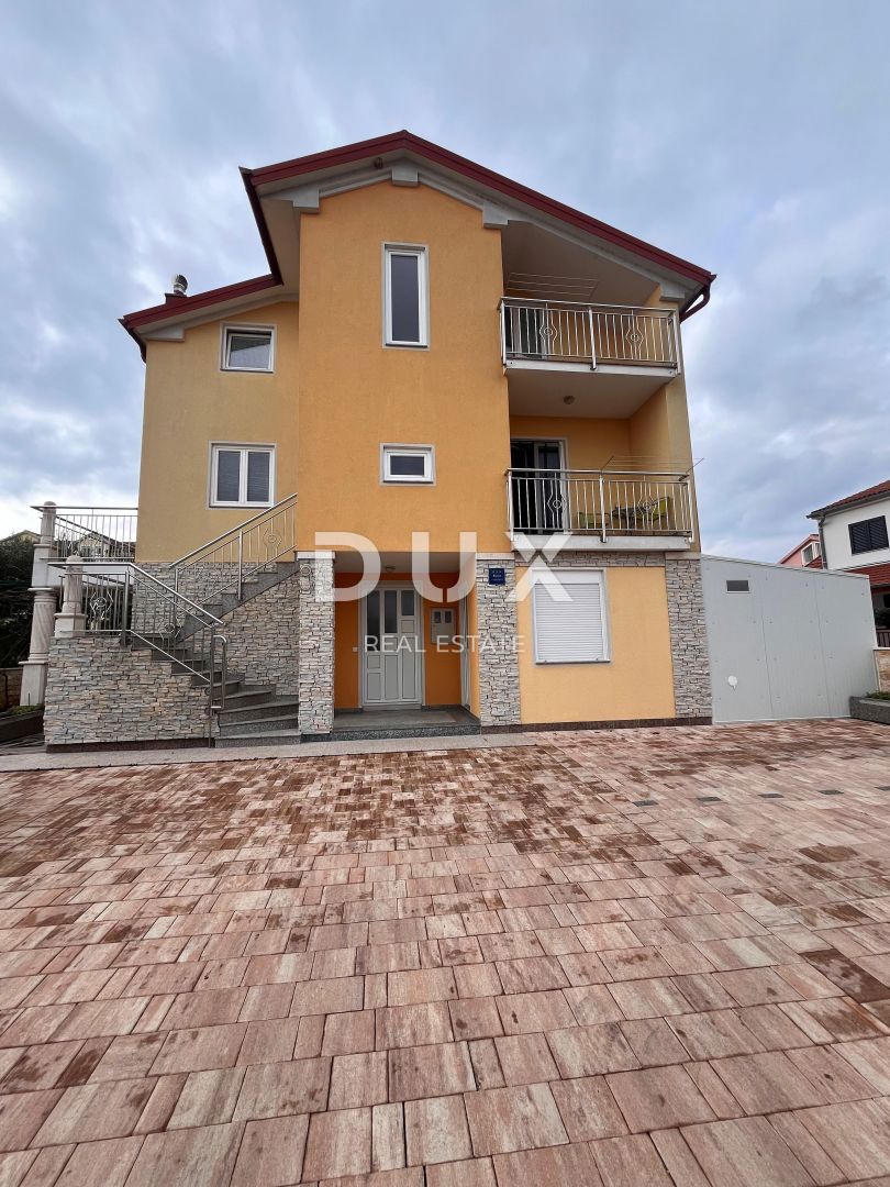 ŠIBENIK, BILICE - Hiša s 5 apartmaji 100 m od morja