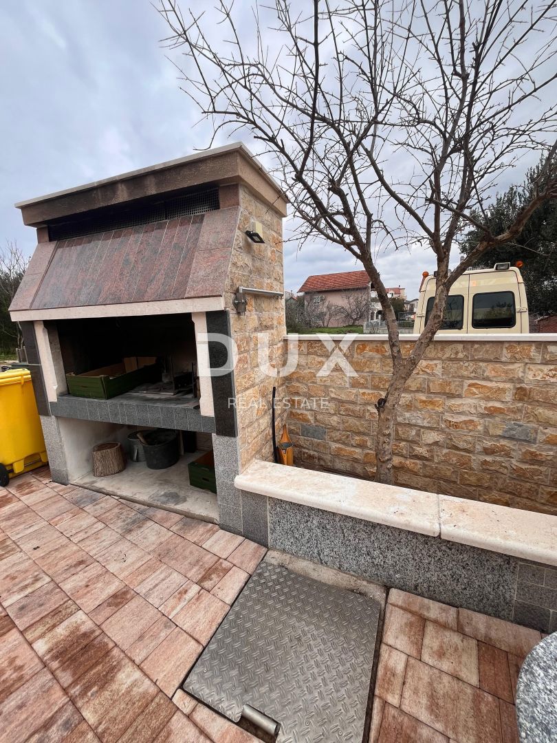 ŠIBENIK, BILICE - Hiša s 5 apartmaji 100 m od morja