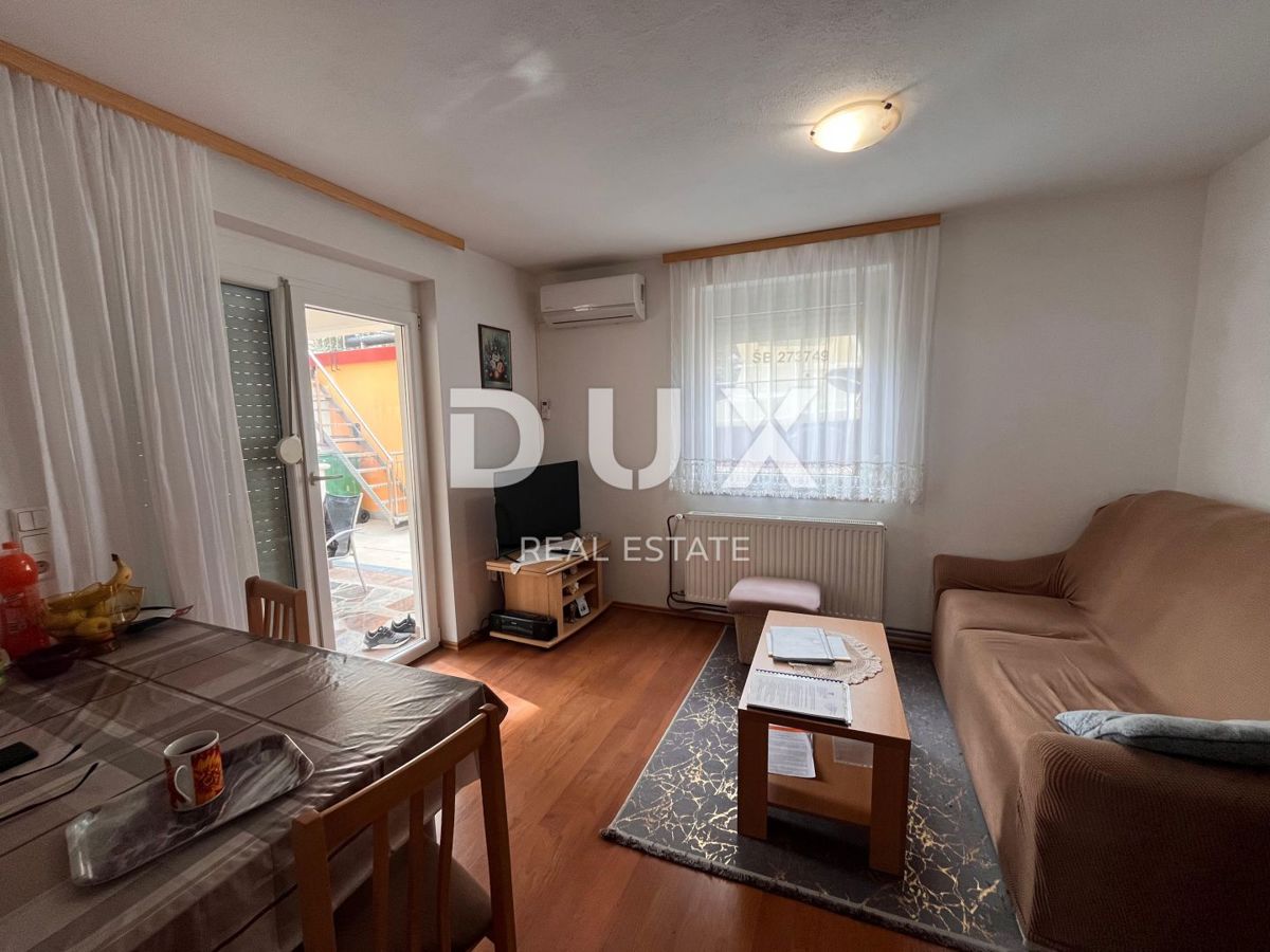 ŠIBENIK, BILICE - Hiša s 5 apartmaji 100 m od morja
