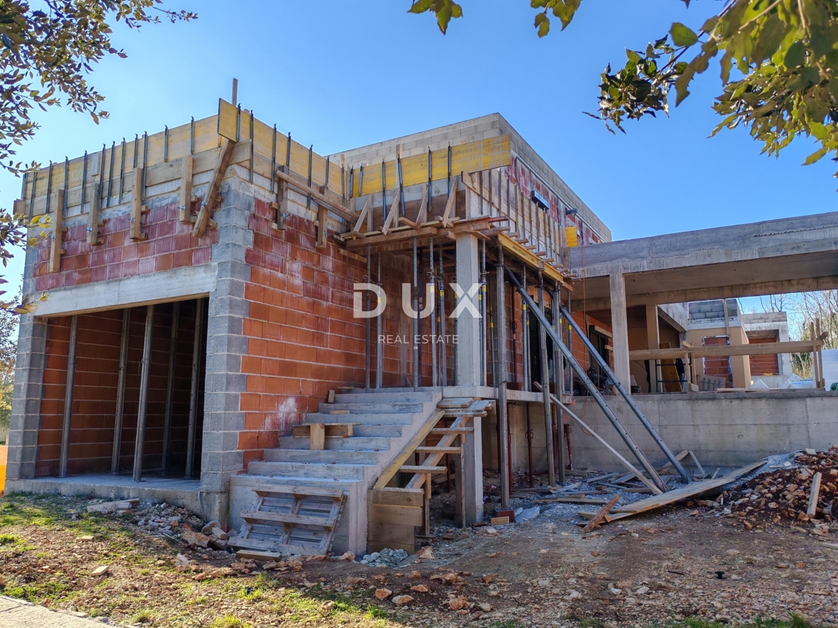 ZADAR, VIR - Moderna vila z bazenom! Novogradnja! IN